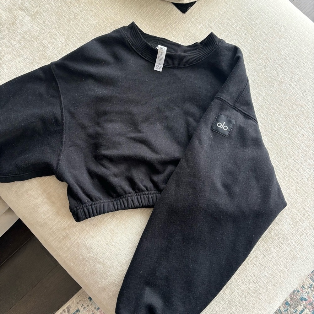 Alo Black Cropped Sweatshirt
